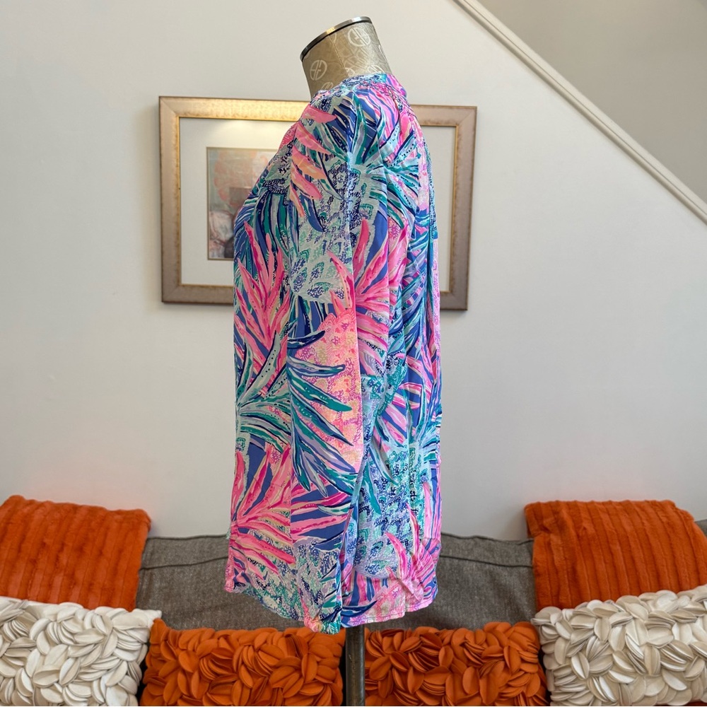 ❣️🆕Lilly Pulitzer Blue Pink Pineapple 100% Silk Elsa Blouse❣️ - Picture 4 of 8